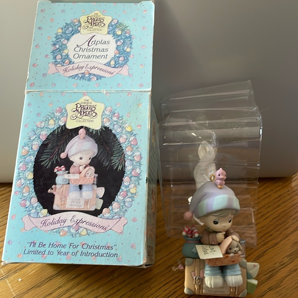 Precious Moments Christmas ornament I'll be Home for Christmas - NEW